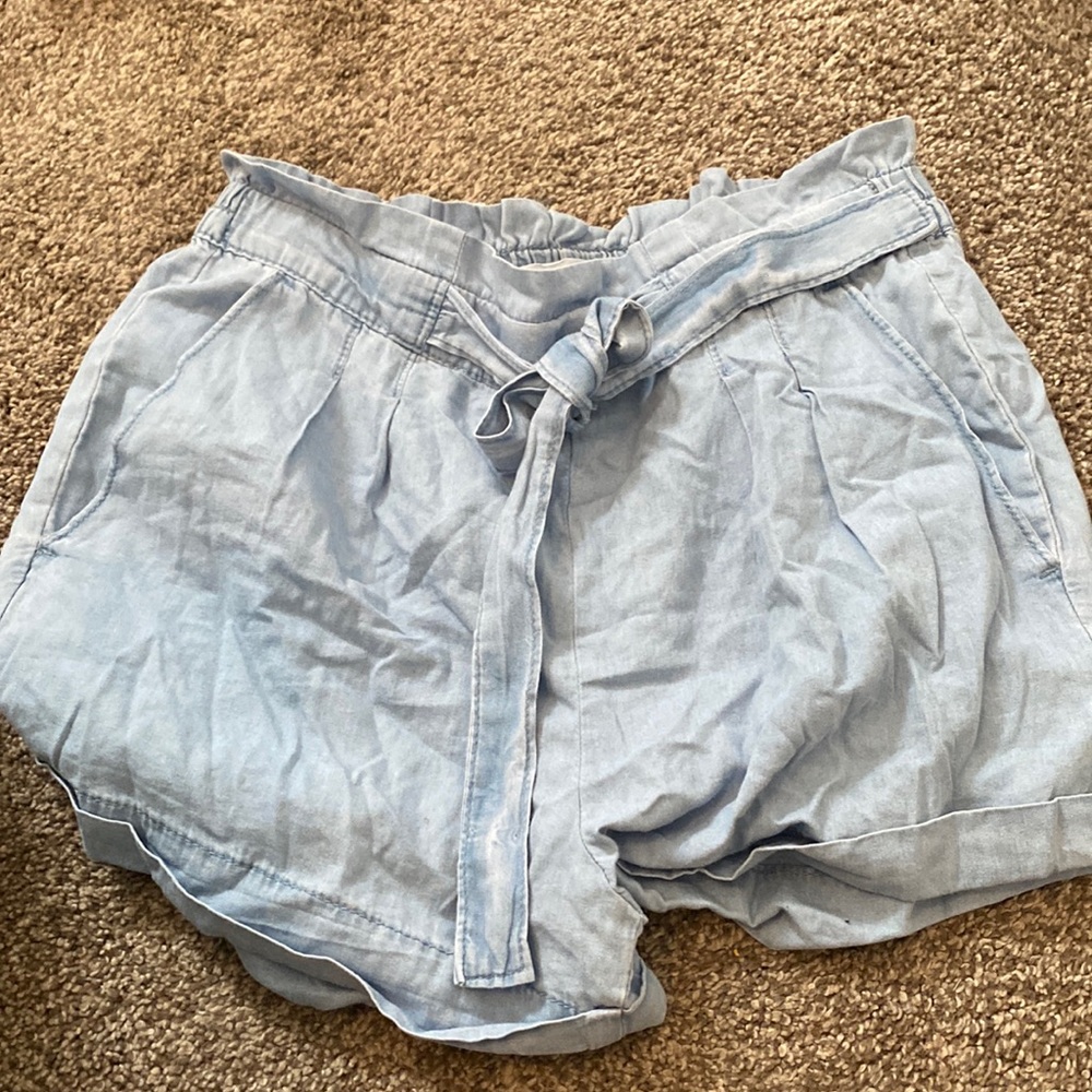 baggy shorts